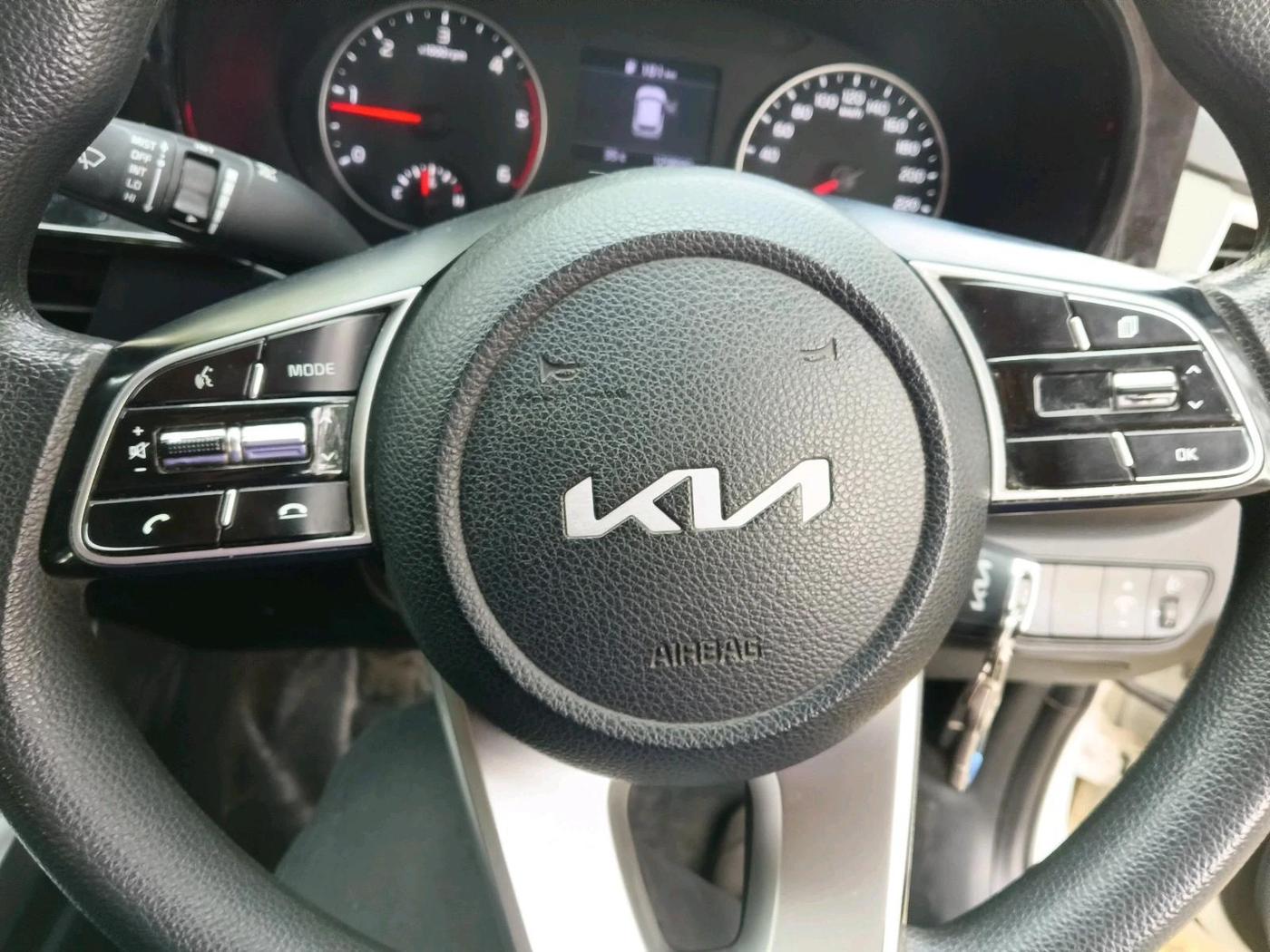 2022 KIA SELTOS HTK 1.5 DIESEL, Diesel, Manual, 1,29,890 km, interior