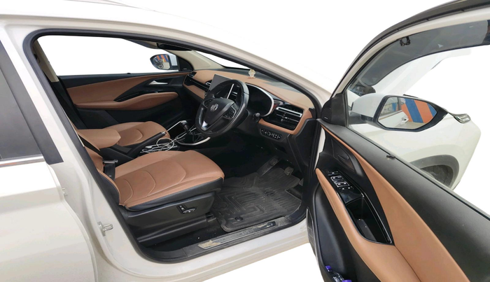 2023 MG HECTOR PLUS SHARP PRO 2.0 TURBO DIESEL 7 STR, Diesel, Manual, 87,942 km, interior
