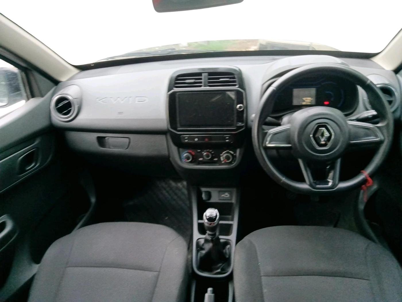 2022 Renault Kwid RXT 1.0 (O), Petrol, Manual, 42,798 km, interior