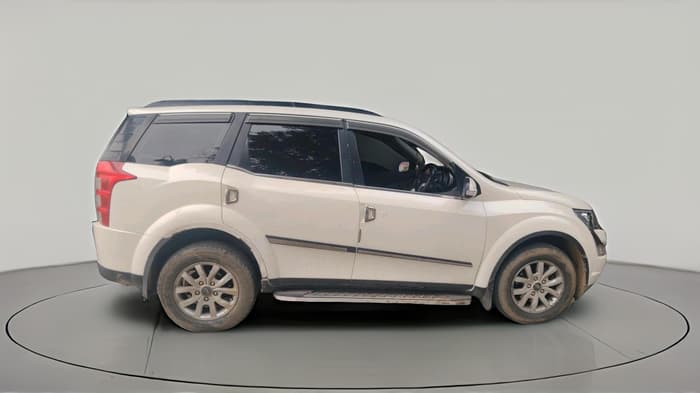 2016 Mahindra XUV500 W10, Diesel, Manual, 1,15,379 km, exterior