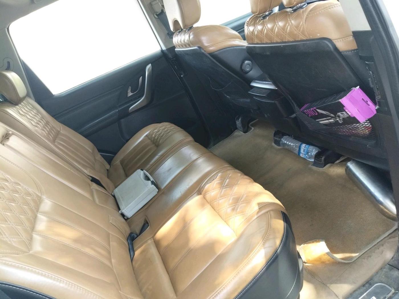 2018 Mahindra XUV500 W11, Diesel, Manual, 79,857 km, interior