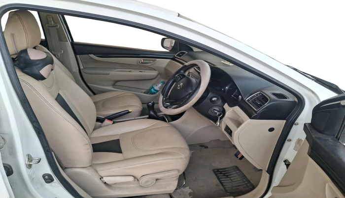 2015 Maruti Ciaz VDI +, Diesel, Manual, 1,04,905 km, interior