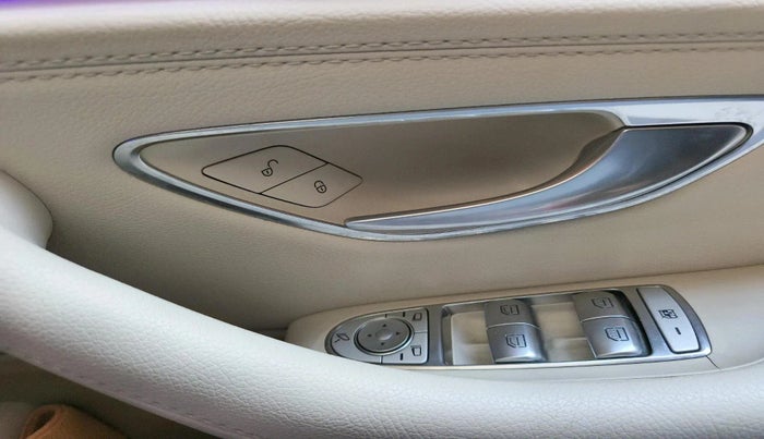 2020 Mercedes Benz E Class EXCLUSIVE 220 D, Diesel, Automatic, 34,805 km, interior