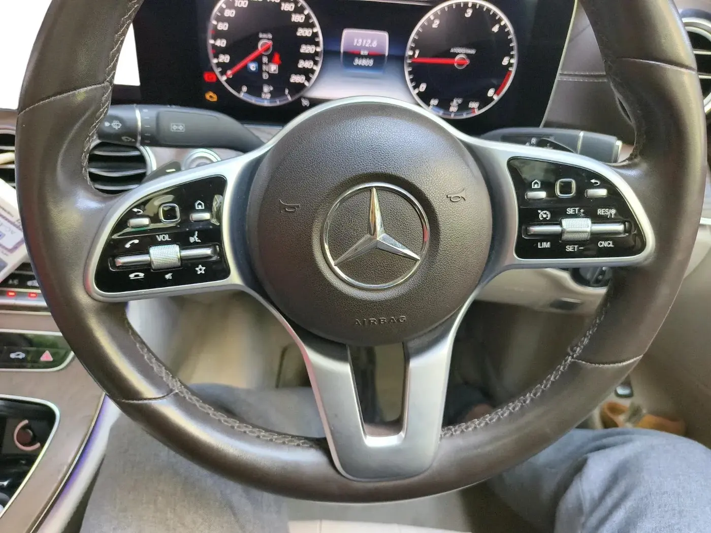 2020 Mercedes Benz E Class EXCLUSIVE 220 D, Diesel, Automatic, 34,805 km, interior