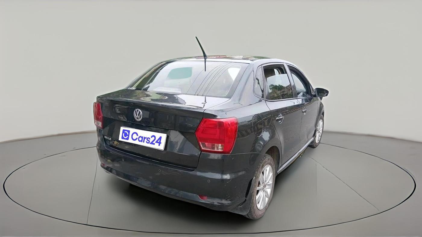 2017 Volkswagen Ameo HIGHLINE1.2L, Petrol, Manual, 1,02,170 km, exterior
