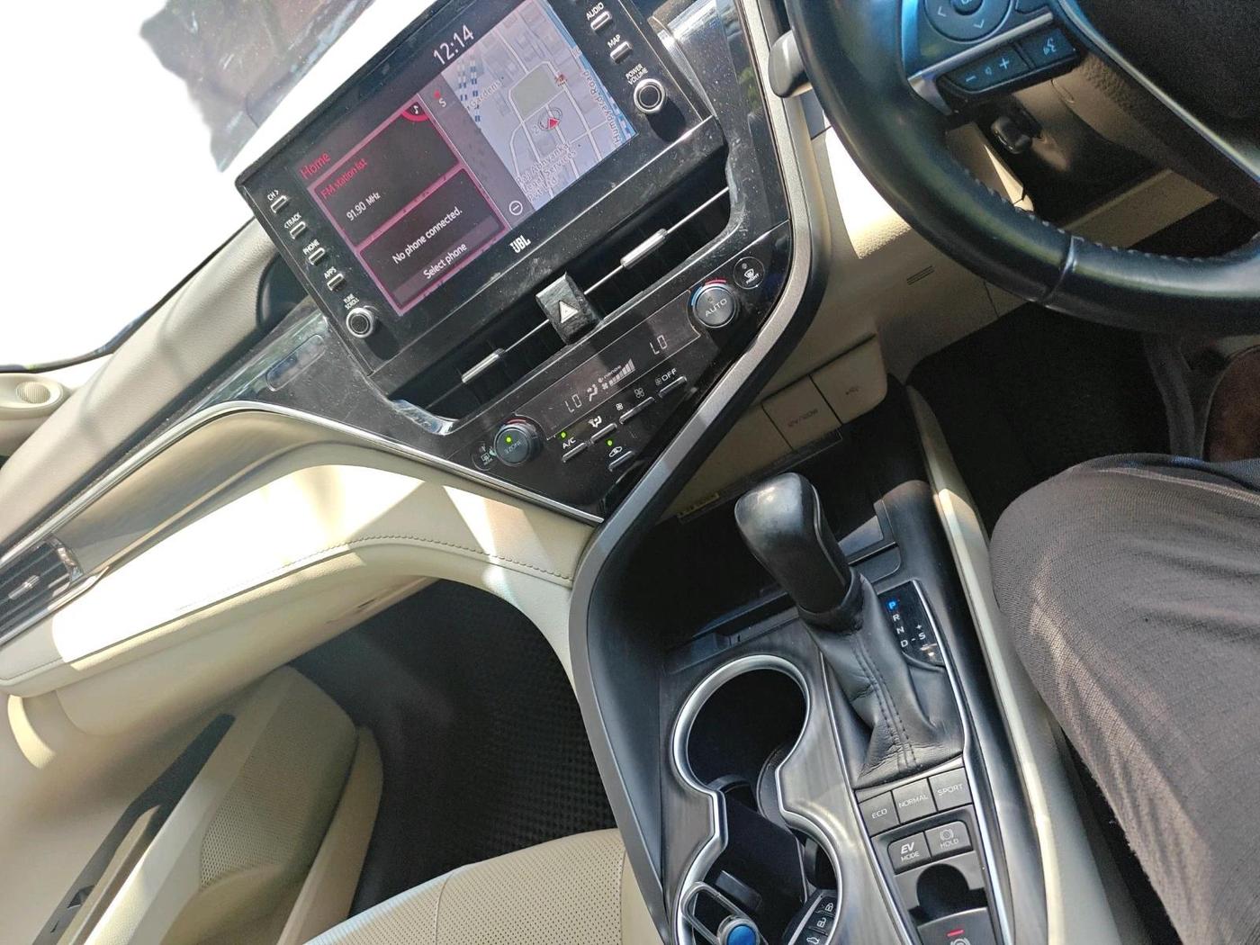 2022 Toyota Camry HYBRID, Hybrid, Automatic, 43,942 km, interior