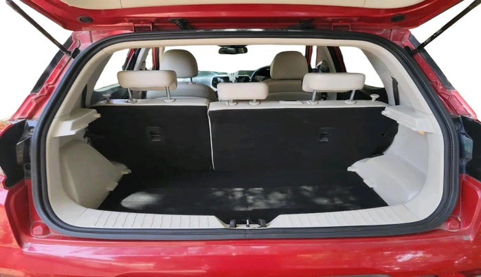 2019 Mahindra XUV300 W8 (O) 1.2 PETROL, Petrol, Manual, 37,731 km, exterior