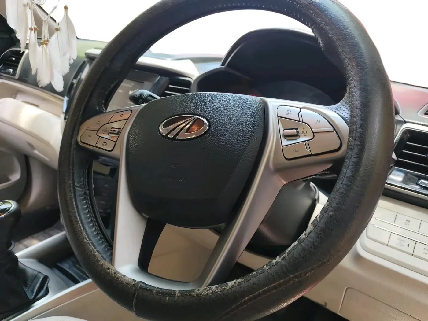 2019 Mahindra XUV300 W8 (O) 1.2 PETROL, Petrol, Manual, 37,731 km, interior