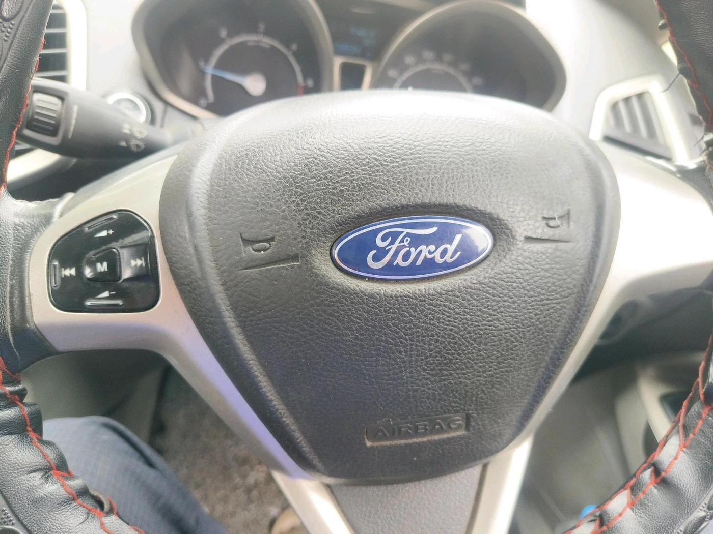 2017 Ford Ecosport TITANIUM 1.5L DIESEL, Diesel, Manual, 1,08,934 km, interior