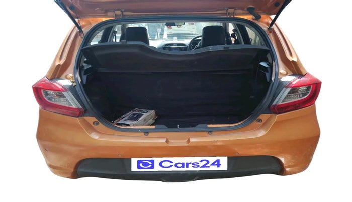 2016 Tata Tiago XZ PETROL, Petrol, Manual, 72,714 km, exterior
