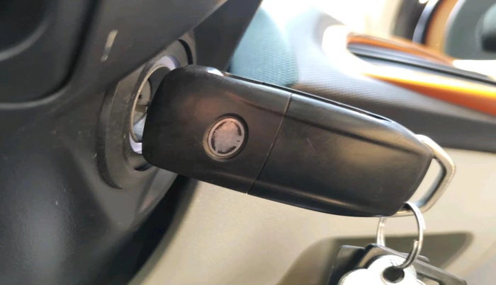 2016 Tata Tiago XZ PETROL, Petrol, Manual, 72,714 km, interior