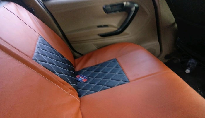 2015 Mahindra TUV300 T6 PLUS, Diesel, Manual, 67,815 km, interior