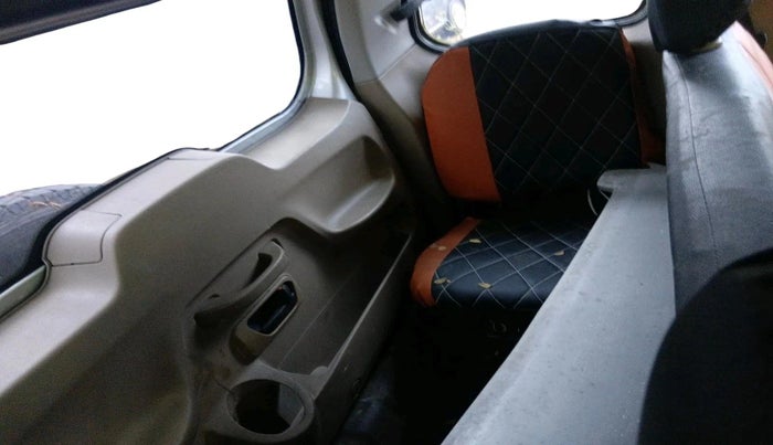 2015 Mahindra TUV300 T6 PLUS, Diesel, Manual, 67,815 km, interior