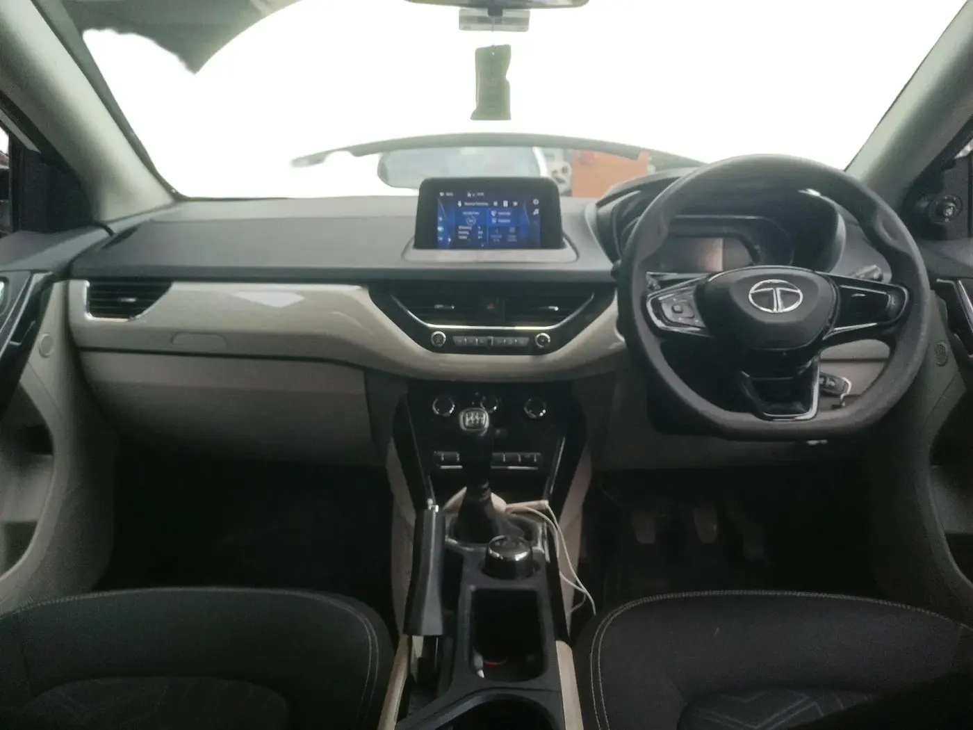 2021 Tata NEXON XZ PETROL, Petrol, Manual, 25,416 km, interior