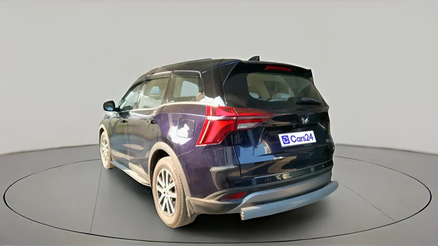 2023 Mahindra XUV700 AX 7 LUXURY D AWD AT 7 STR, Diesel, Automatic, 42,427 km, exterior