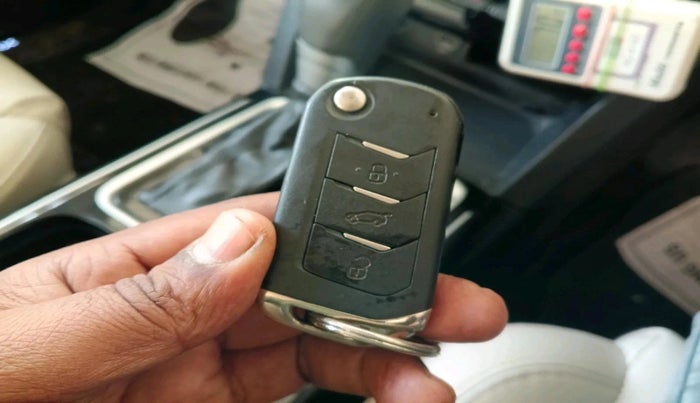 2023 Mahindra XUV700 AX 7 LUXURY D AWD AT 7 STR, Diesel, Automatic, 42,427 km, interior