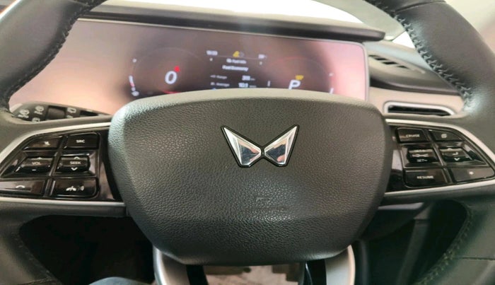 2023 Mahindra XUV700 AX 7 LUXURY D AWD AT 7 STR, Diesel, Automatic, 42,427 km, interior