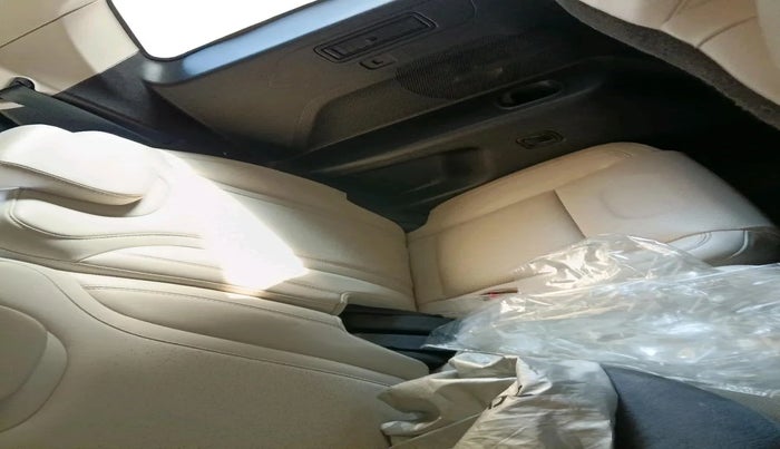 2023 Mahindra XUV700 AX 7 LUXURY D AWD AT 7 STR, Diesel, Automatic, 42,427 km, interior