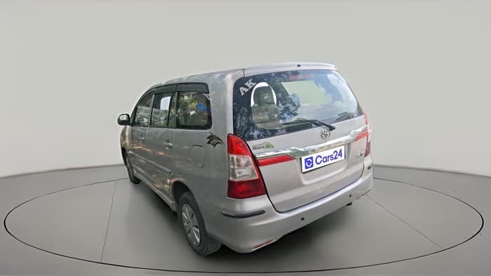 2013 Toyota Innova 2.5 GX 7 STR, Diesel, Manual, 2,07,867 km, exterior