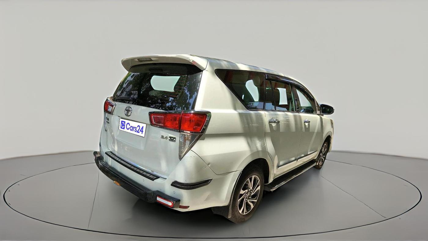 2022 Toyota Innova Crysta 2.4 VX 7 STR, Diesel, Manual, 1,07,710 km, exterior