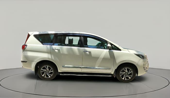 2022 Toyota Innova Crysta 2.4 VX 7 STR, Diesel, Manual, 1,07,710 km, exterior