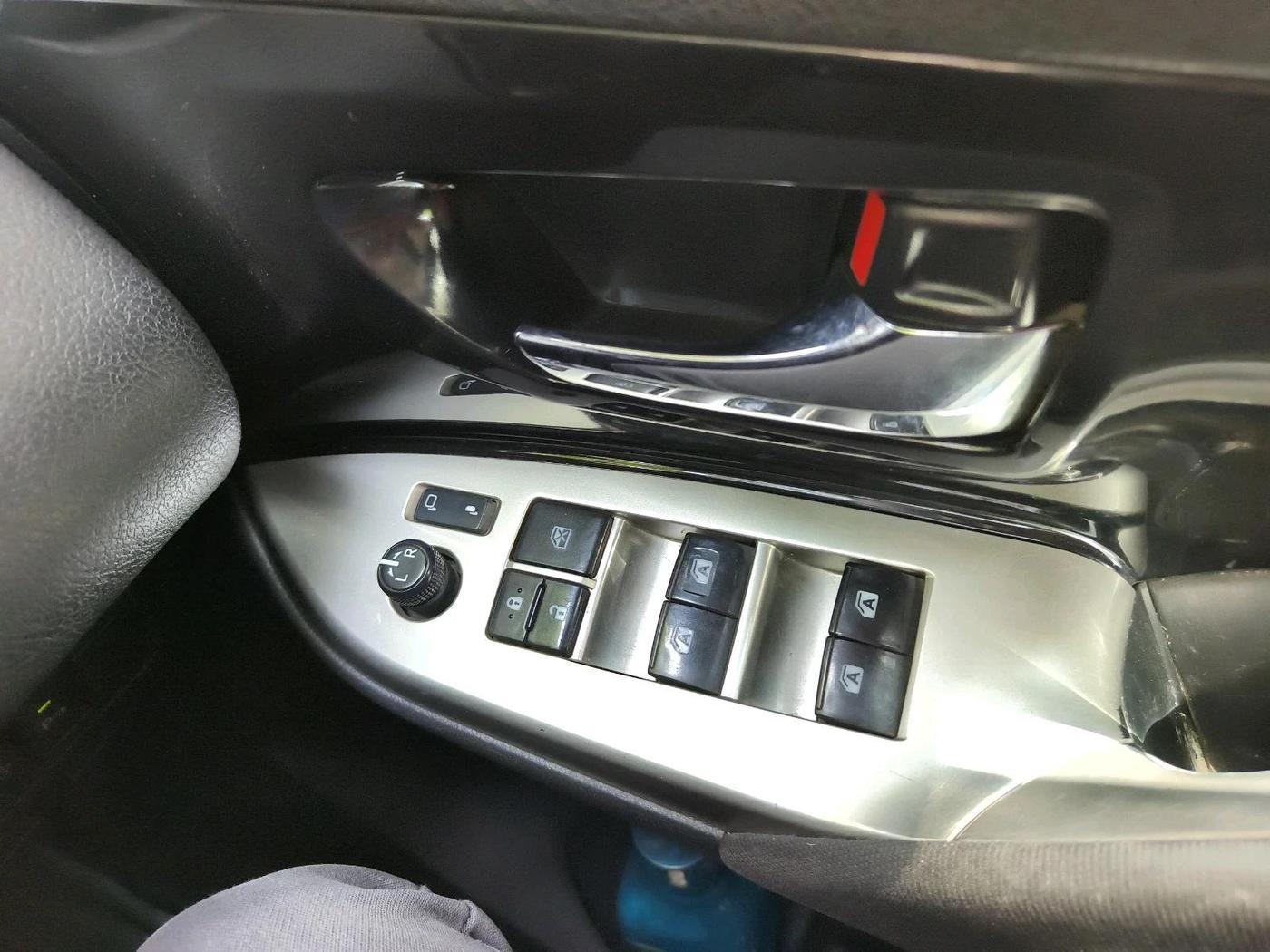 2022 Toyota Innova Crysta 2.4 VX 7 STR, Diesel, Manual, 1,07,710 km, interior