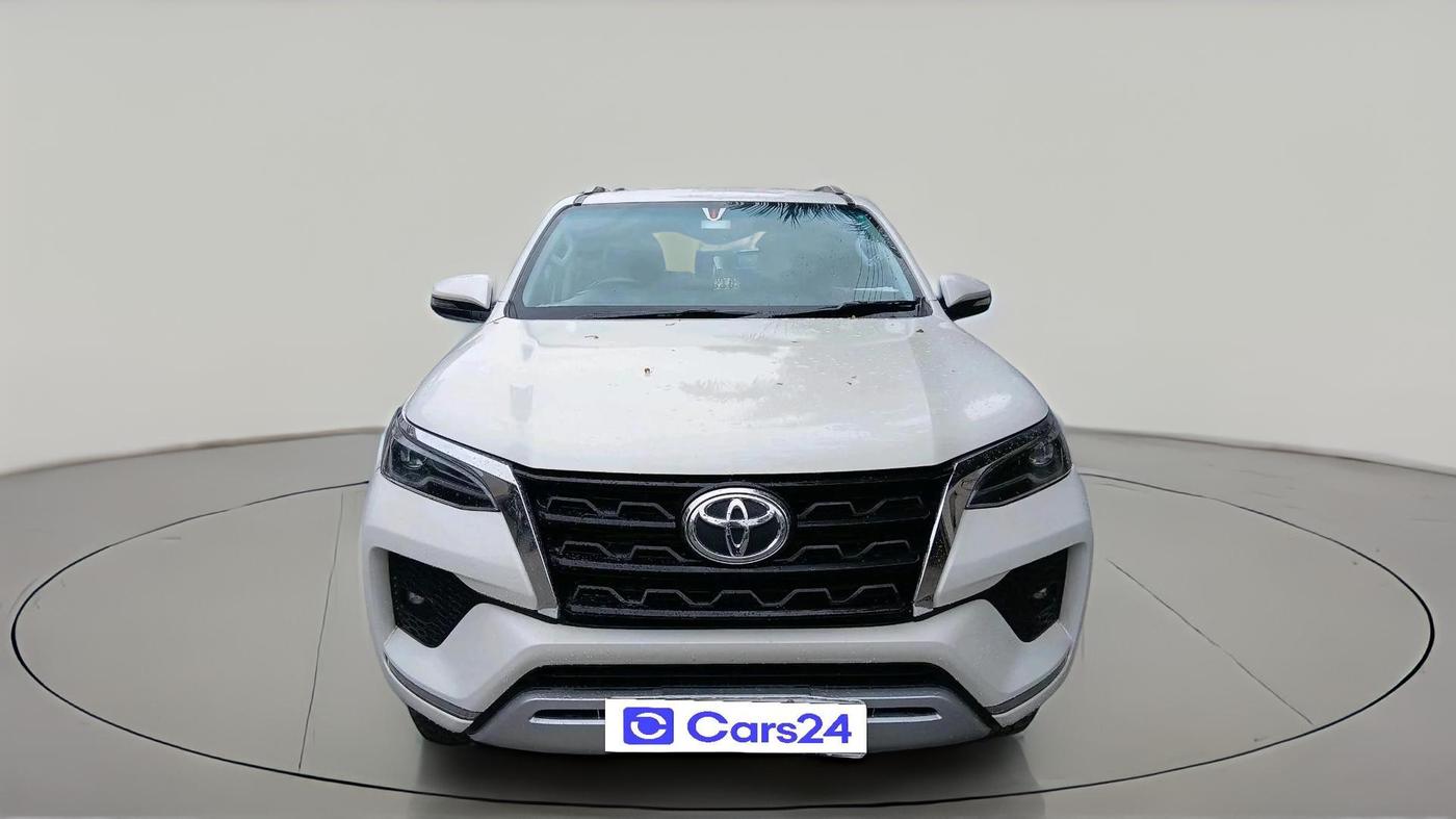 2021 Toyota Fortuner 4X2 MT 2.8 DIESEL, Diesel, Manual, 1,95,247 km, exterior