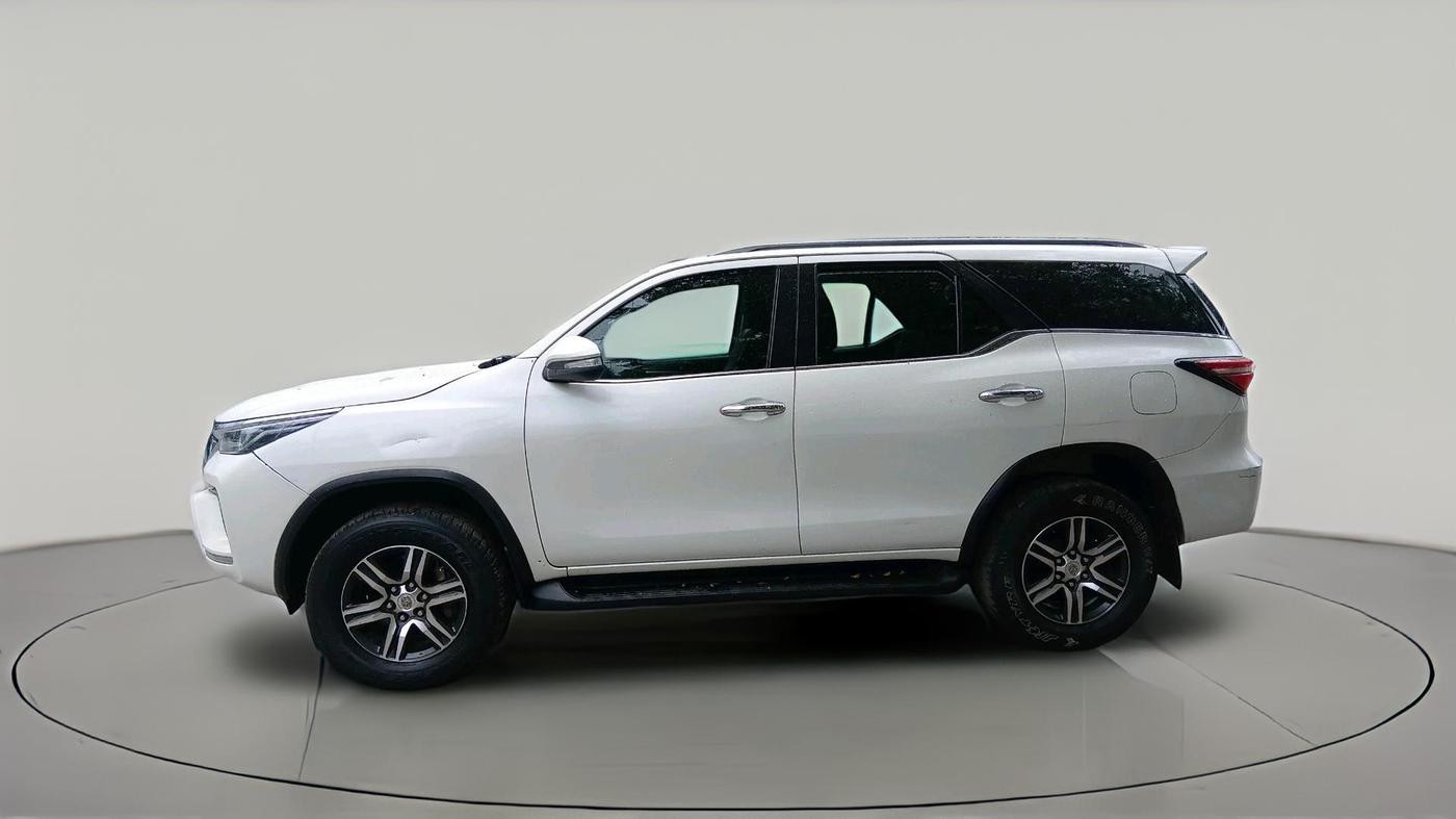 2021 Toyota Fortuner 4X2 MT 2.8 DIESEL, Diesel, Manual, 1,95,247 km, exterior