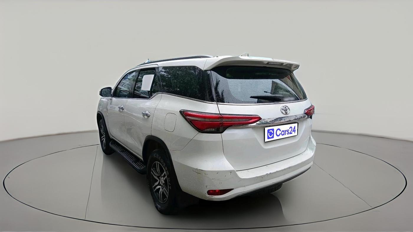 2021 Toyota Fortuner 4X2 MT 2.8 DIESEL, Diesel, Manual, 1,95,247 km, exterior