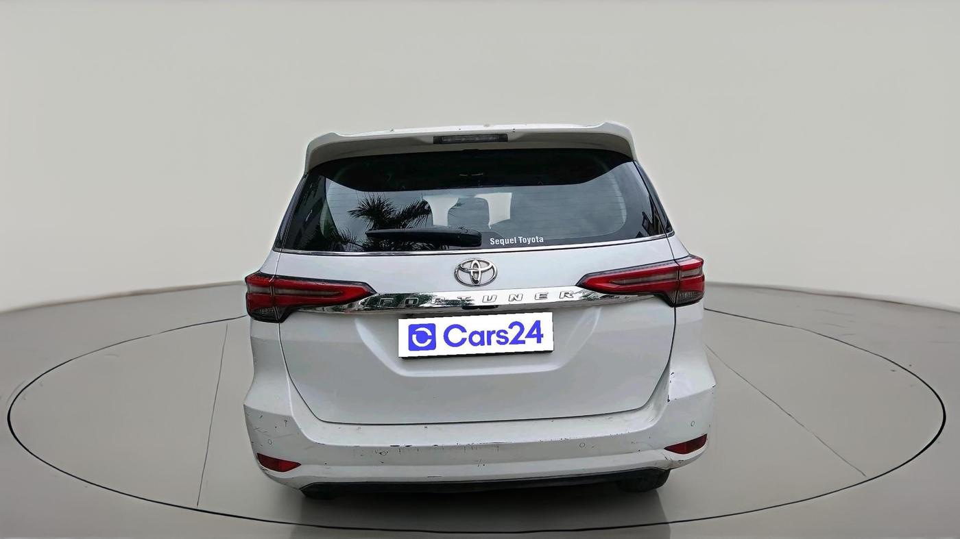 2021 Toyota Fortuner 4X2 MT 2.8 DIESEL, Diesel, Manual, 1,95,247 km, exterior