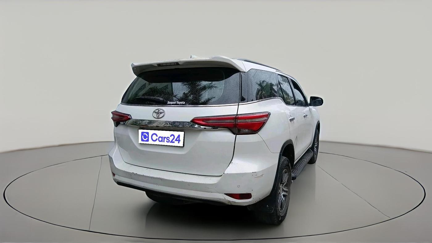 2021 Toyota Fortuner 4X2 MT 2.8 DIESEL, Diesel, Manual, 1,95,247 km, exterior