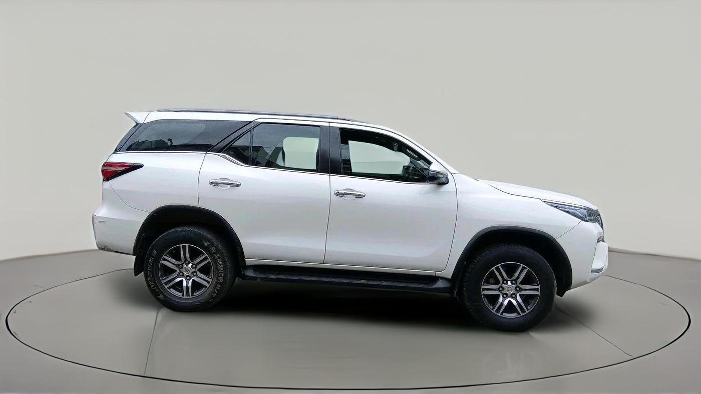 2021 Toyota Fortuner 4X2 MT 2.8 DIESEL, Diesel, Manual, 1,95,247 km, exterior