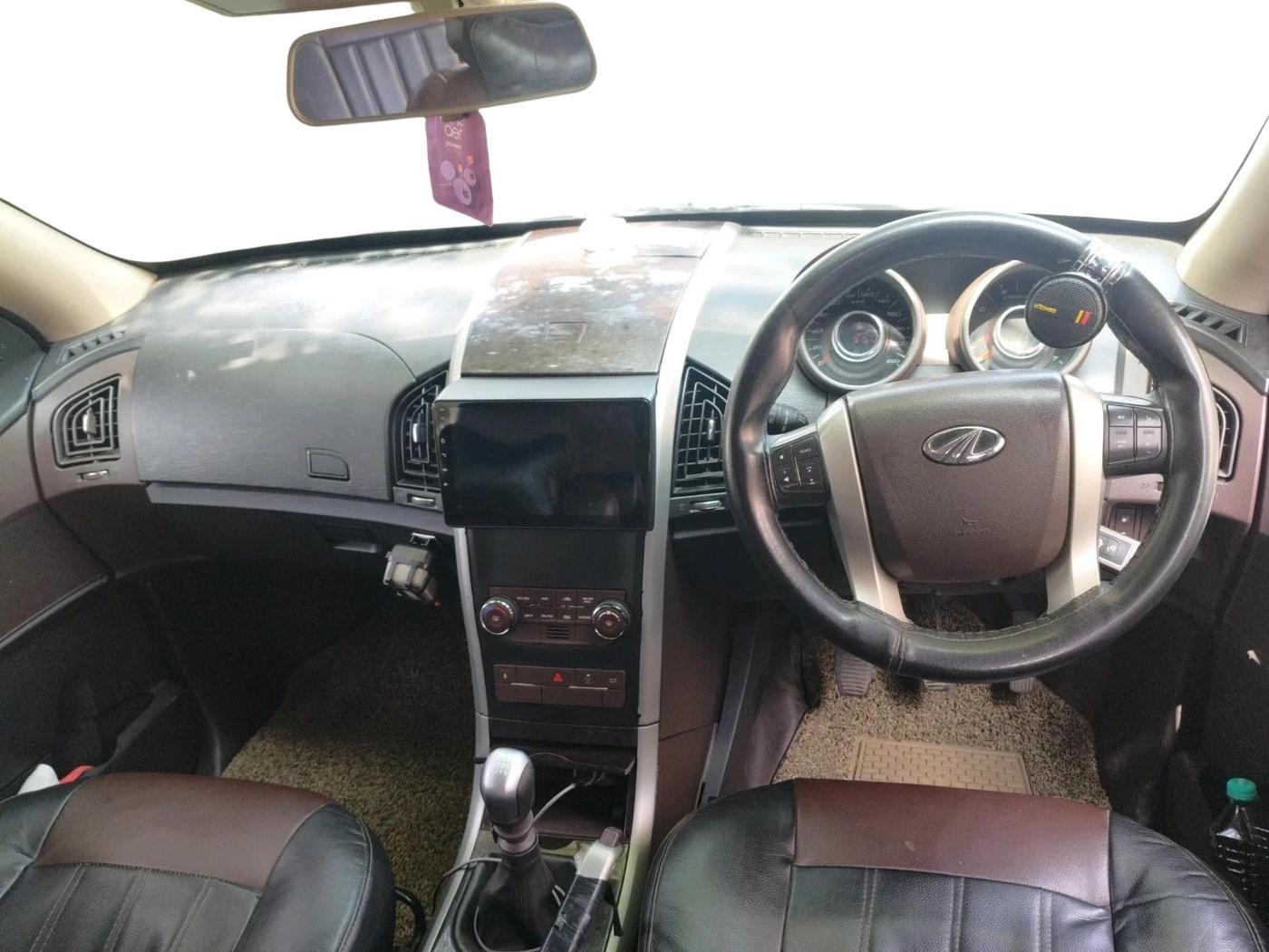 2014 Mahindra XUV500 W6, Diesel, Manual, 78,757 km, interior