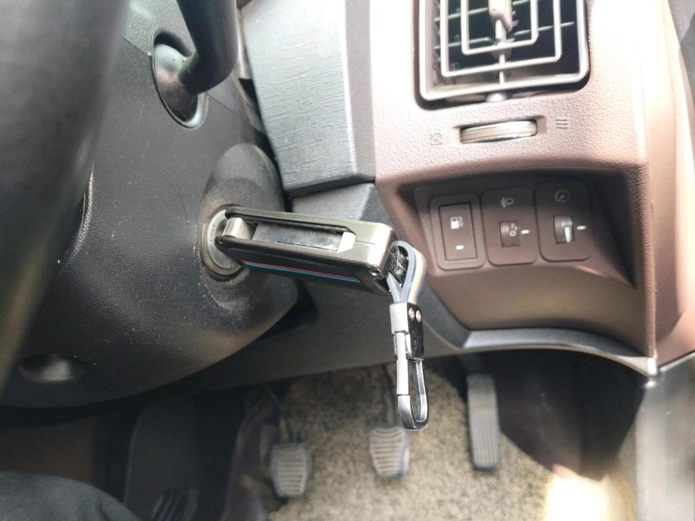 2014 Mahindra XUV500 W6, Diesel, Manual, 78,757 km, interior