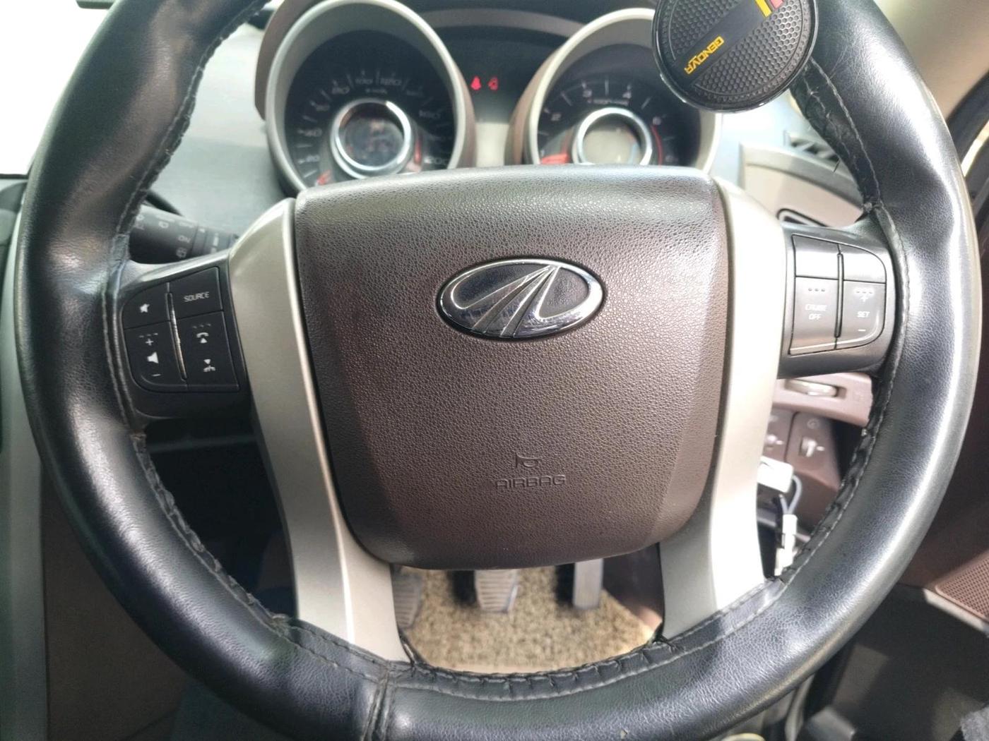 2014 Mahindra XUV500 W6, Diesel, Manual, 78,757 km, interior