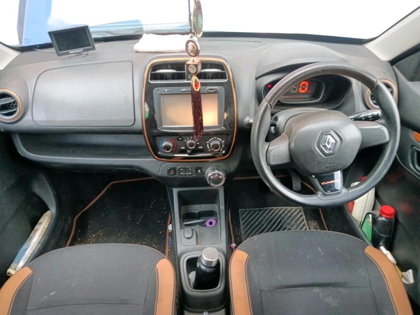 2017 Renault Kwid CLIMBER 1.0 AMT, Petrol, Automatic, 26,176 km, interior