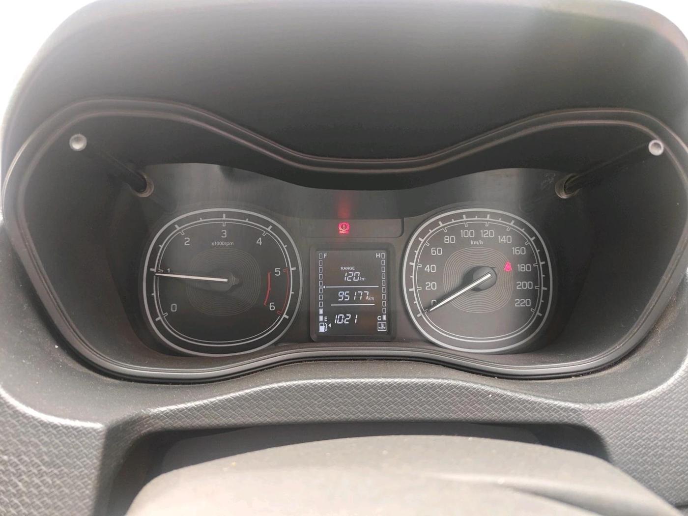 2017 Maruti Vitara Brezza LDI (O), Diesel, Manual, 95,177 km, interior