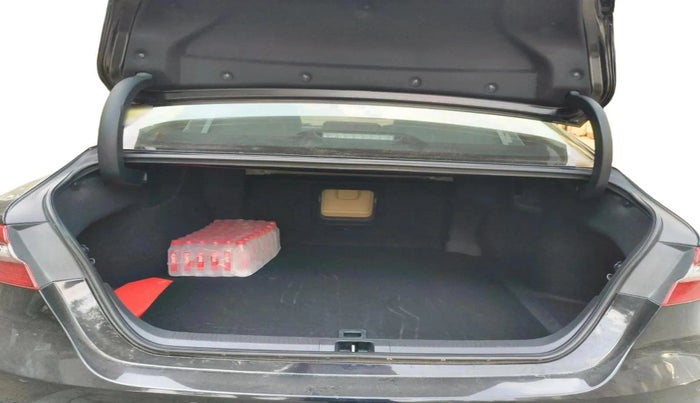 2024 Toyota Camry HYBRID, Hybrid, Automatic, 28,700 km, exterior