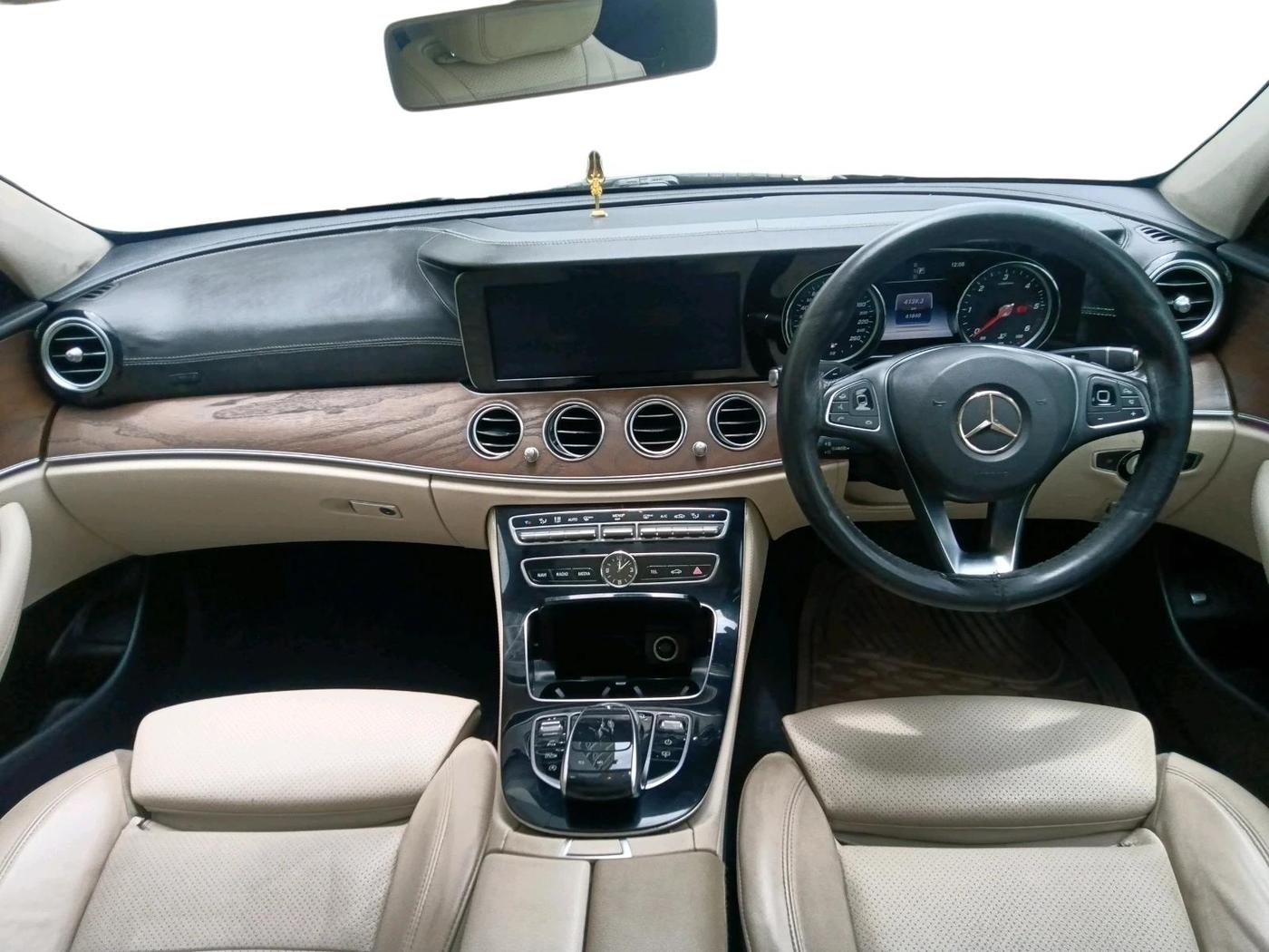 2017 Mercedes Benz E Class E 220 CDI AVANTGARDE, Diesel, Automatic, 61,840 km, interior