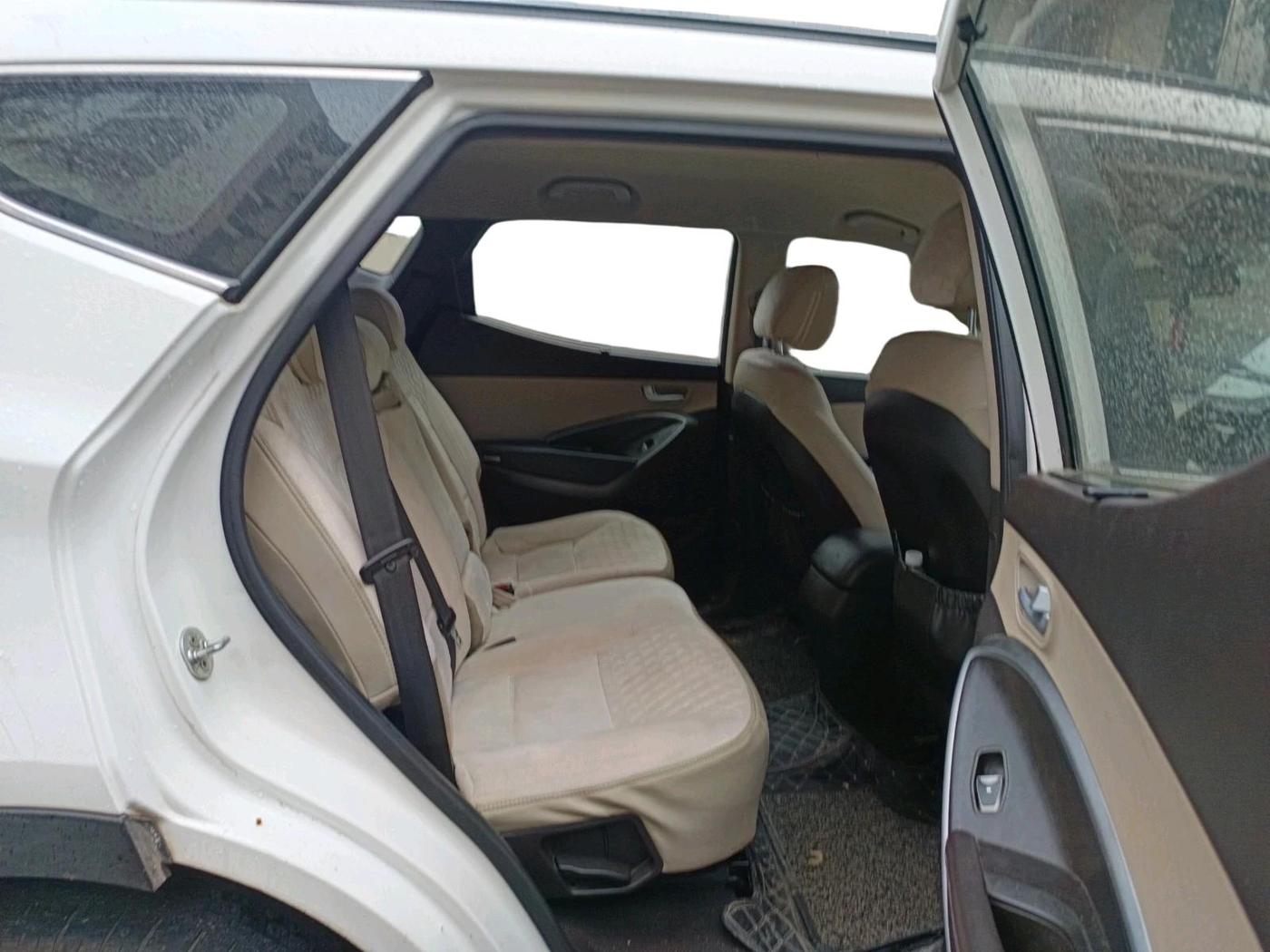 2016 Hyundai Santa Fe 4 WD AT, Diesel, Automatic, 1,58,787 km, interior