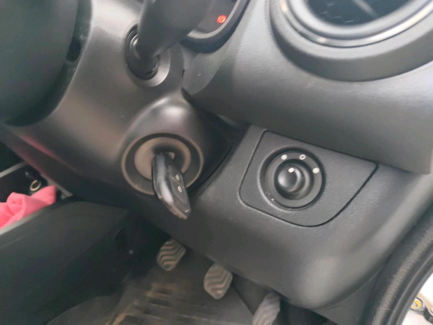 2023 Renault Kwid RXT 1.0, Petrol, Manual, 7,200 km, interior