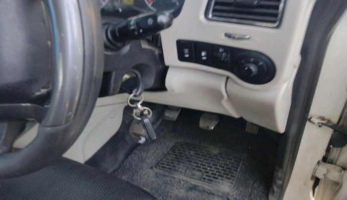 2018 Mahindra Scorpio S7, Diesel, Manual, 73,815 km, interior
