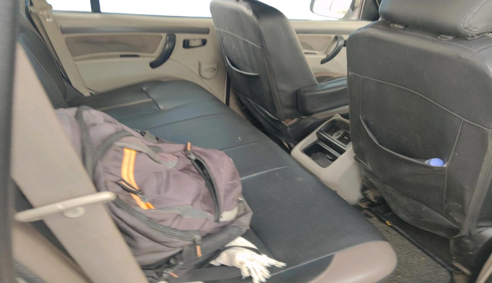 2018 Mahindra Scorpio S7, Diesel, Manual, 73,815 km, interior