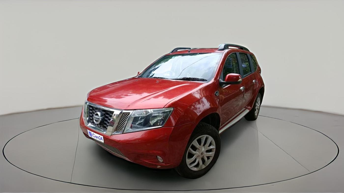 2017 Nissan Terrano XL (P), Petrol, Manual, 1,01,050 km, exterior