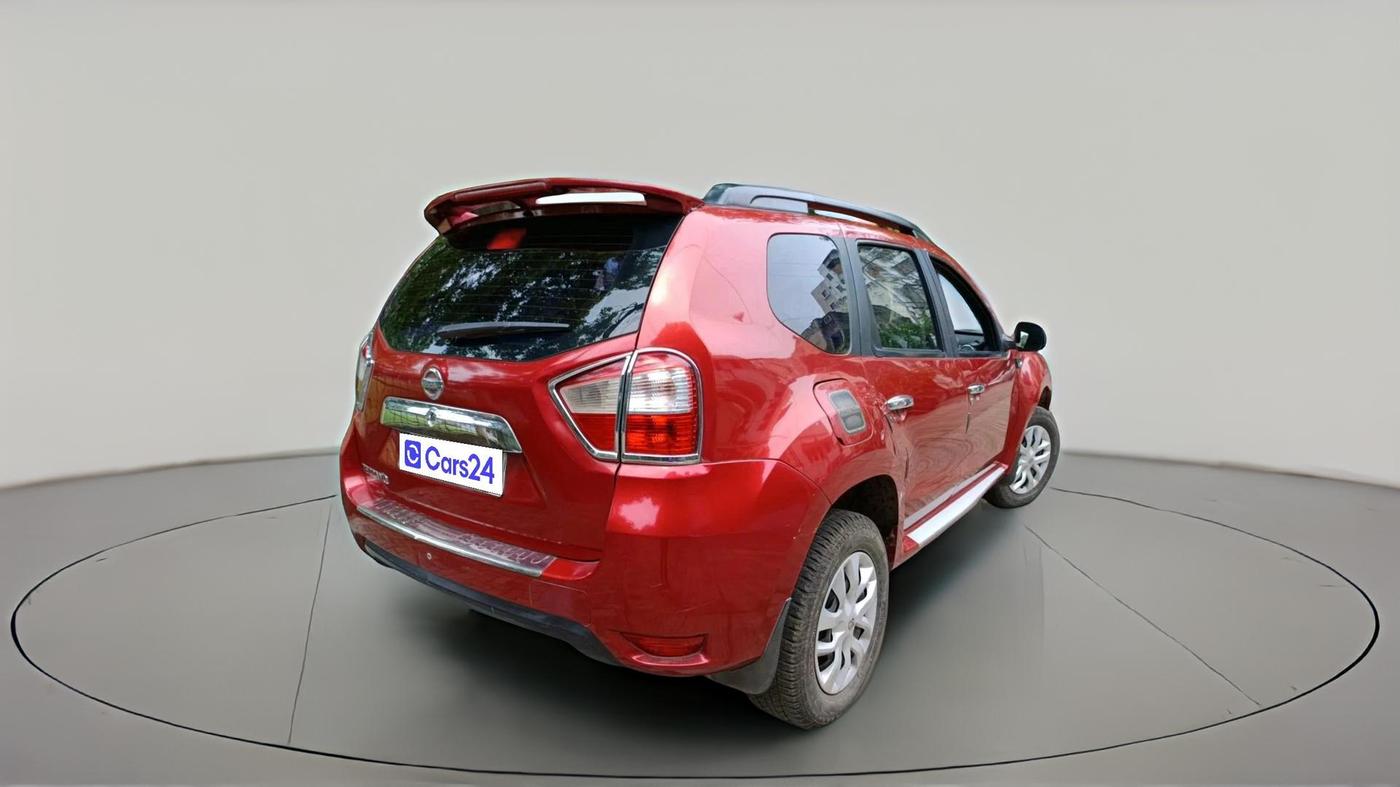 2017 Nissan Terrano XL (P), Petrol, Manual, 1,01,050 km, exterior
