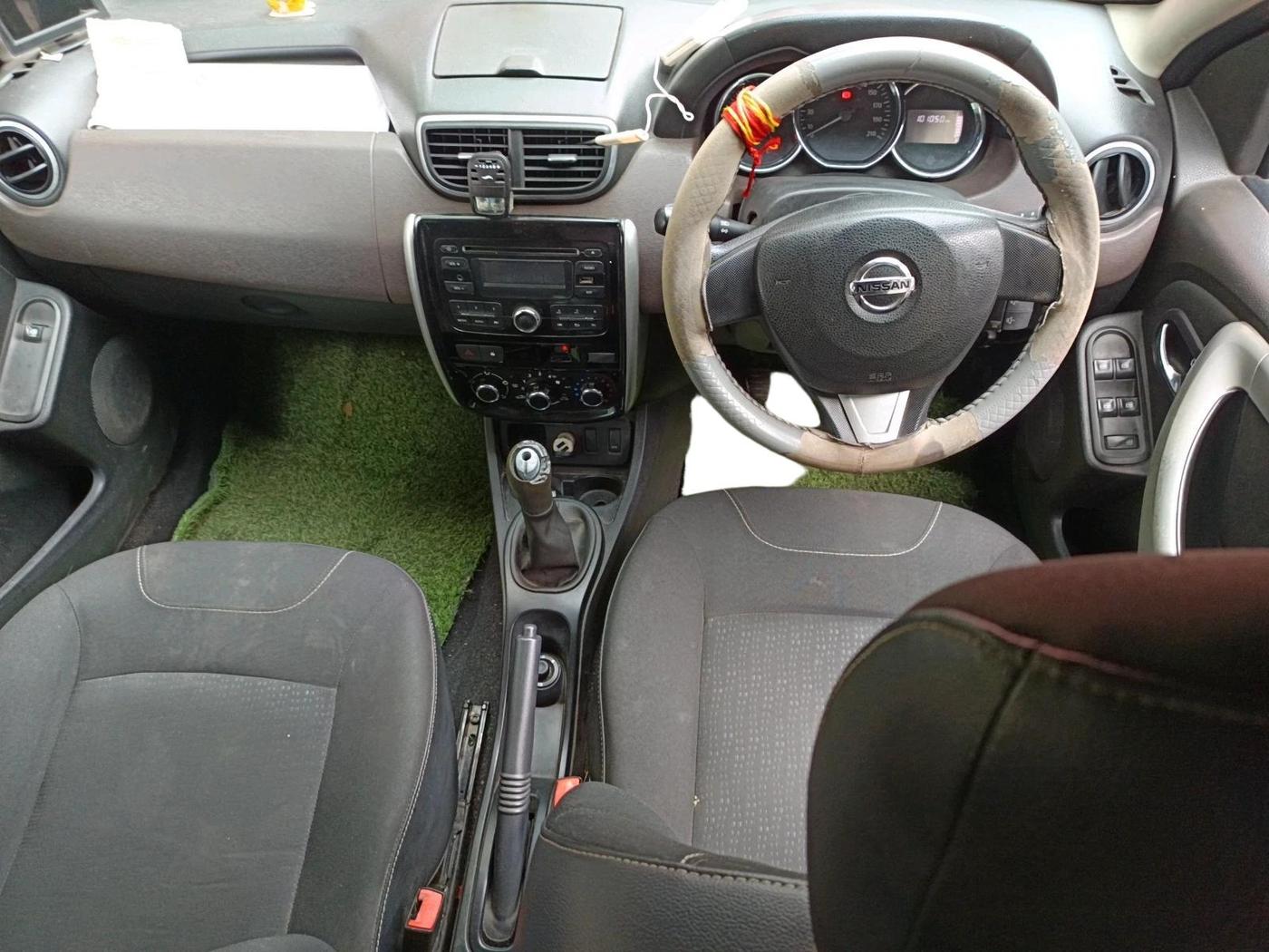 2017 Nissan Terrano XL (P), Petrol, Manual, 1,01,050 km, interior