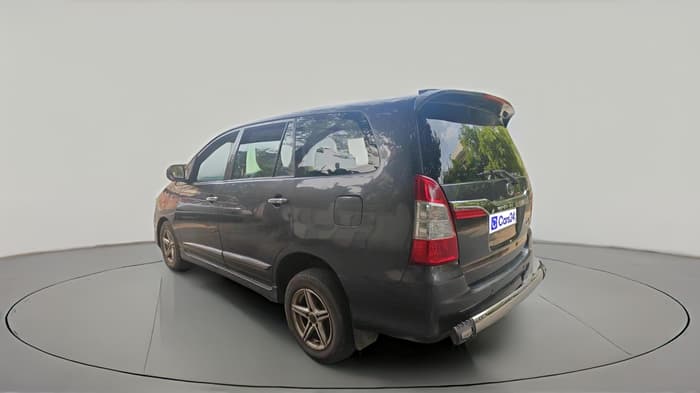 2015 Toyota Innova 2.5 GX 8 STR, Diesel, Manual, 90,425 km, exterior