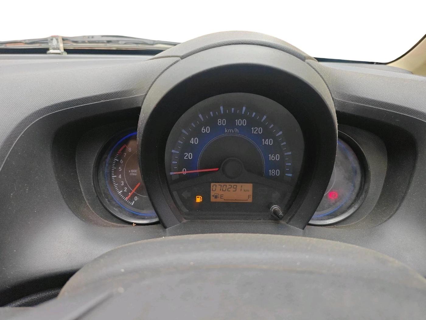 2015 Honda Mobilio 1.5L I-VTEC S, Petrol, Manual, 70,291 km, interior