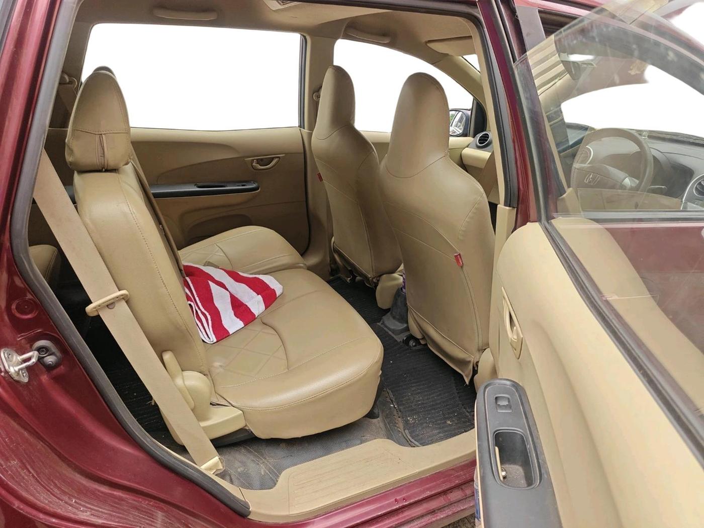 2015 Honda Mobilio 1.5L I-VTEC S, Petrol, Manual, 70,291 km, interior