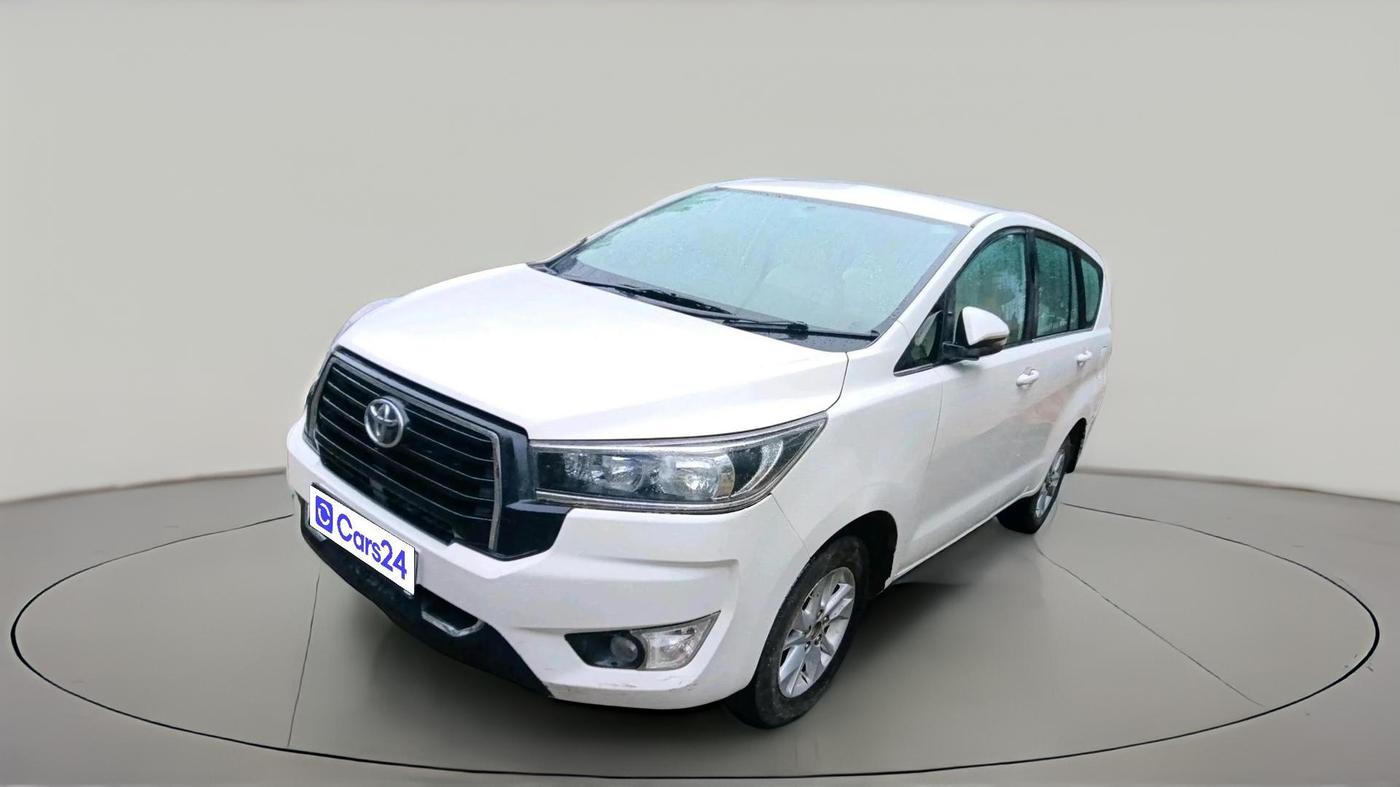 2017 Toyota Innova Crysta 2.4 G 7 STR, Diesel, Manual, 4,20,065 km, exterior
